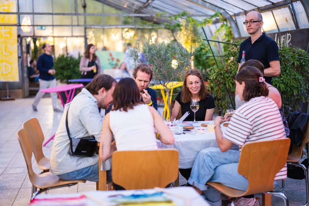 Basteltisch im Gewächshaus