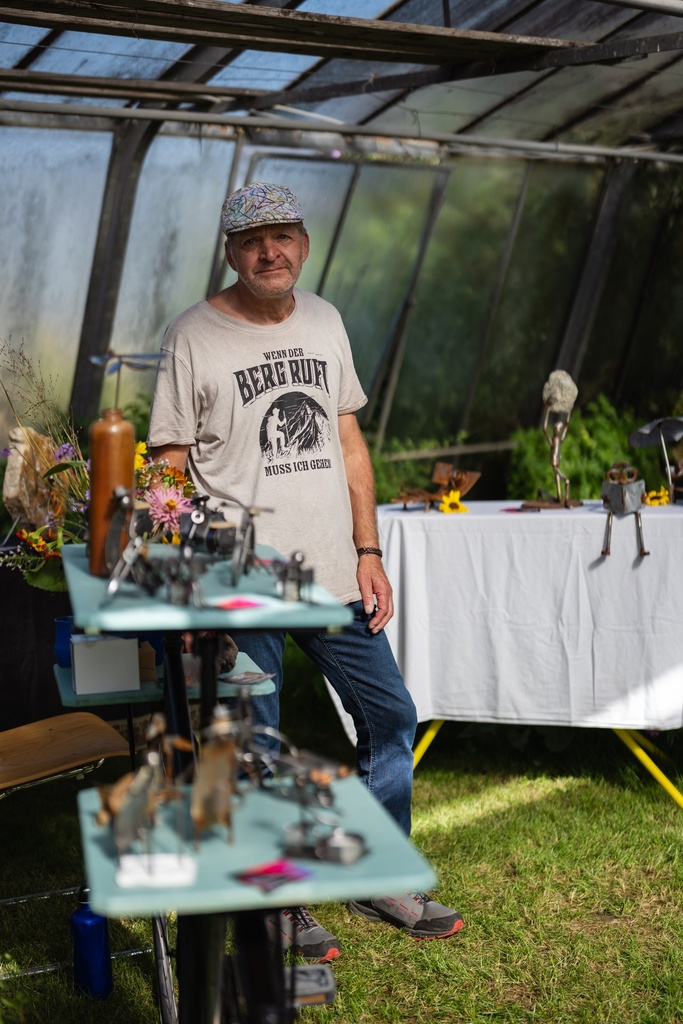 Figuren aus altem Metall